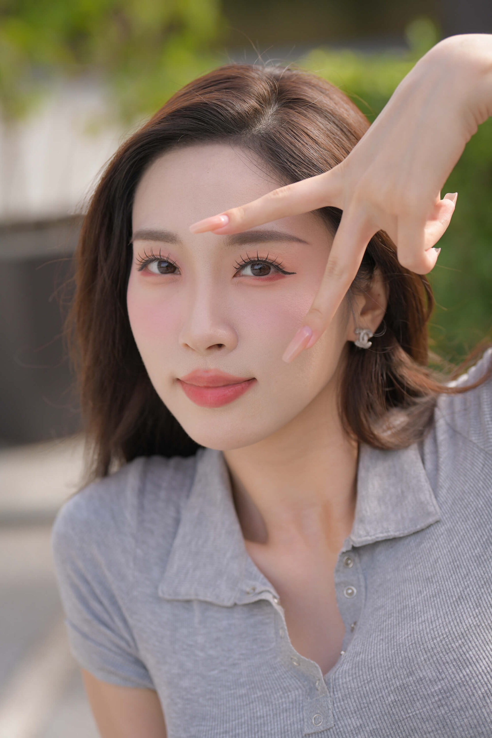 紧身瑜伽裤小姐姐，人美身材也好