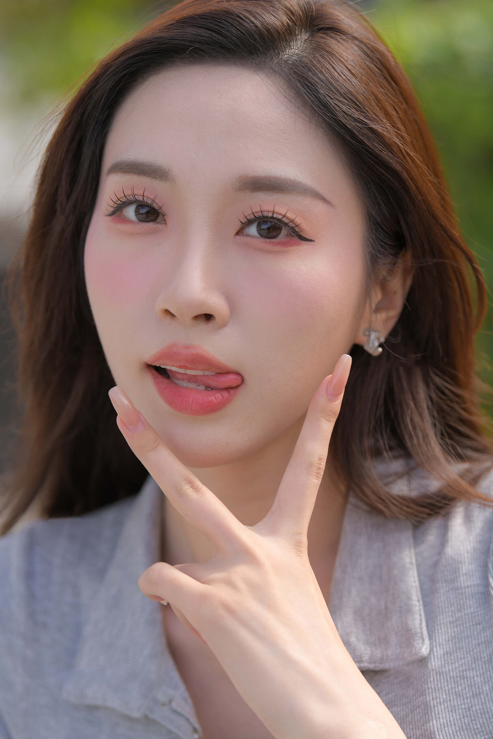 紧身瑜伽裤小姐姐，人美身材也好